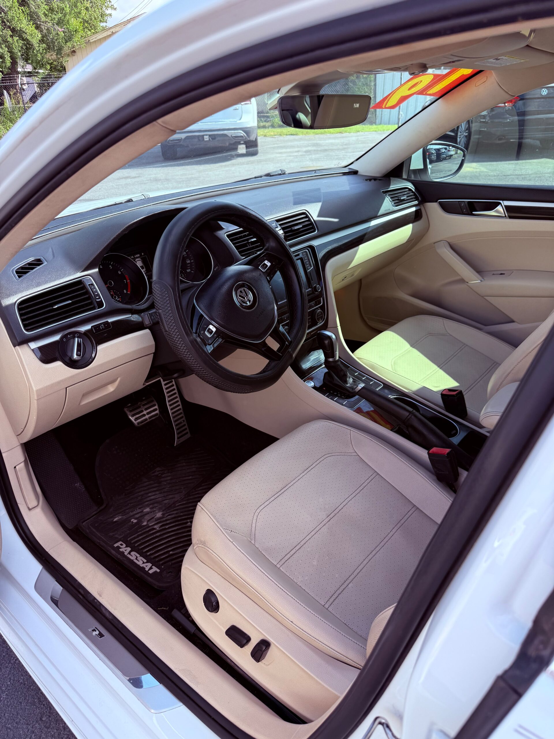 2019 Volkswagen Passat R-Line